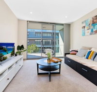 Spacious and Serene Apt in the Leafy Suburb - Accommodation Whitsundays