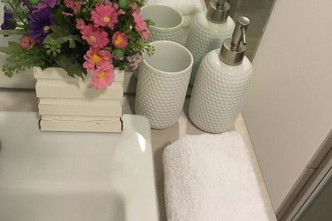 Lovely House - Accommodation Whitsundays 4