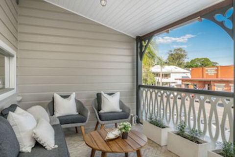 A PERFECT STAY - Luxe & Bloom - Accommodation Whitsundays 0