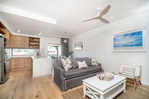 A PERFECT STAY - Luxe & Bloom - Accommodation Whitsundays 1