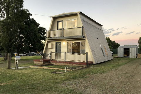 Millieâ€™s A Frame Uralla Haven - Accommodation Whitsundays 2