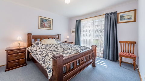 THE Lighthouse Surf Side - Accommodation Whitsundays 3