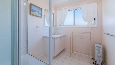 THE Lighthouse Surf Side - Accommodation Whitsundays 5