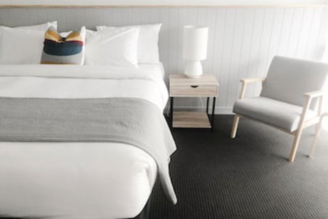 Eight Spence - Accommodation Whitsundays 0