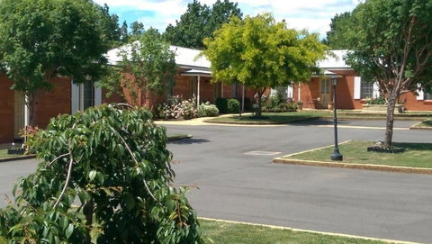 Ross Motel - Accommodation Whitsundays 1