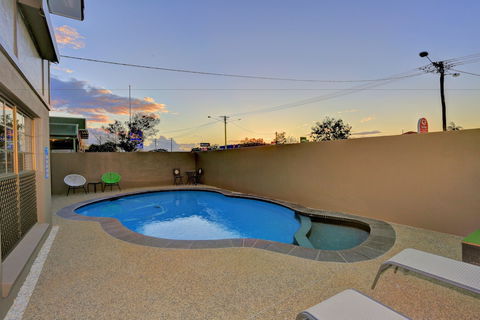 Chalet Motor Inn - Accommodation Whitsundays 5