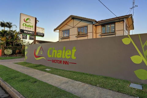 Chalet Motor Inn - Accommodation Whitsundays 0