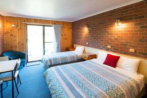 Kookaburra Motor Lodge - Accommodation Whitsundays 2