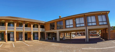Cumberland Motor Inn - Accommodation Whitsundays 1