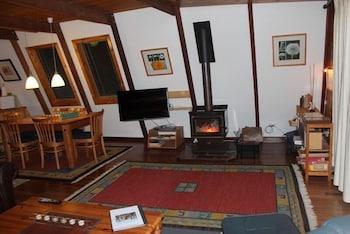 Green Leaves Cabin - Accommodation Whitsundays 3