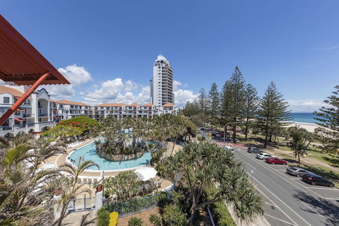 Oaks Gold Coast Calypso Plaza Suites - Accommodation Whitsundays 3