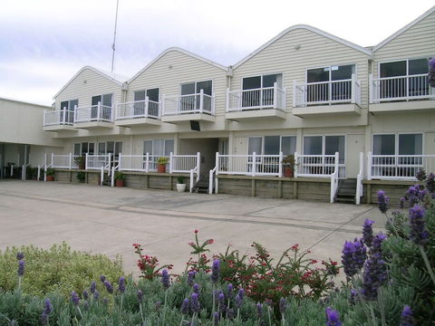 A Great Ocean View Motel - Accommodation Whitsundays 2