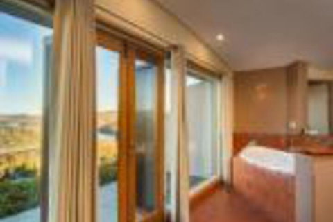 Eagle View Escape - Accommodation Whitsundays 0