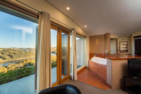 Eagle View Escape - Accommodation Whitsundays 2