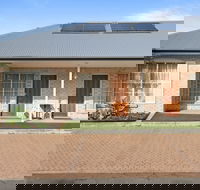 Coopers Colonial Motel - Accommodation Whitsundays