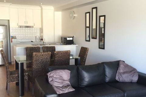 Alexandra Apartments - Accommodation Whitsundays 4