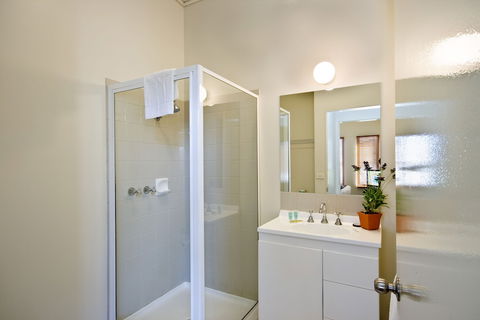 Lornebeach Apartments - Accommodation Whitsundays 4