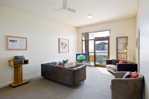 Lornebeach Apartments - Accommodation Whitsundays 5