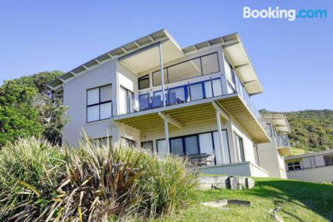ROCKPOOL (4 Night Min) - Accommodation Whitsundays 2