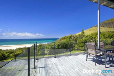 ROCKPOOL (4 Night Min) - Accommodation Whitsundays 6