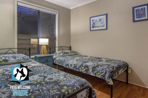 Almost New + Sea & Lake Views - Accommodation Whitsundays 6