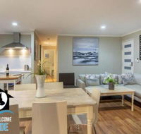 Almost New  Sea  Lake Views - Accommodation Whitsundays