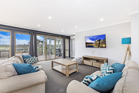 Hopkins River View - Accommodation Whitsundays 5