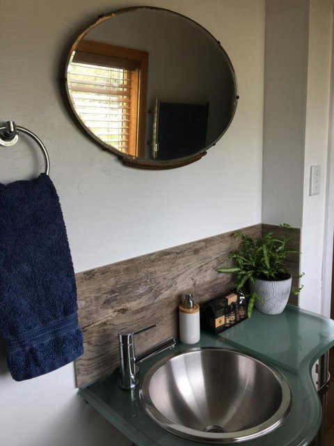 Springmead Rustic Cabin - Accommodation Whitsundays 3