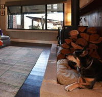 Millfield Eco Lodge with views  inside / outside hangouts - Accommodation Whitsundays