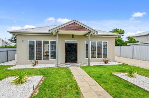 Zaahira House - Accommodation Whitsundays 1