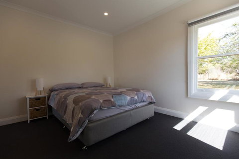 Leichhardt Cottages - Accommodation Whitsundays 2