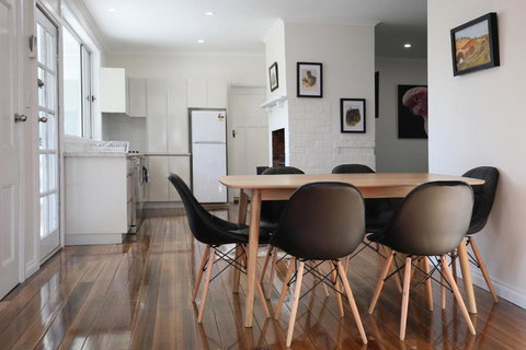 Leichhardt Cottages - Accommodation Whitsundays 6