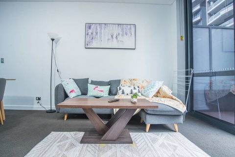 Stunning And Cozy Apartment In Heart Of Mascot - Accommodation Whitsundays 5