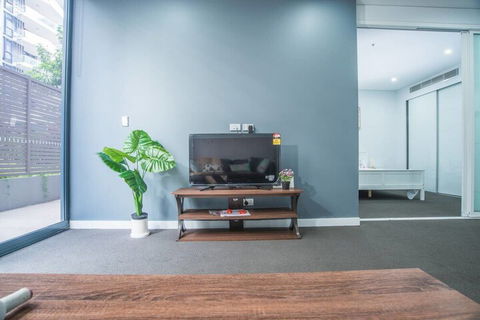 Stunning And Cozy Apartment In Heart Of Mascot - Accommodation Whitsundays 4