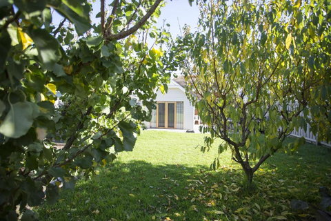 GALWAY COTTAGE - Accommodation Whitsundays 4