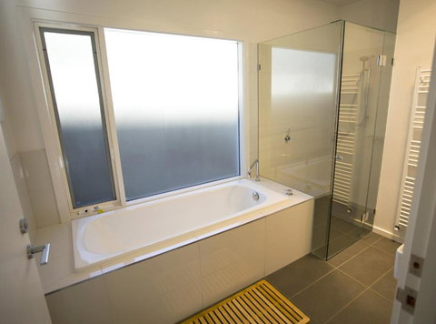 GALWAY COTTAGE - Accommodation Whitsundays 1