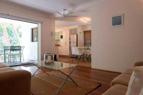 Absolute Beachfront Mooloolaba - Accommodation Whitsundays 4