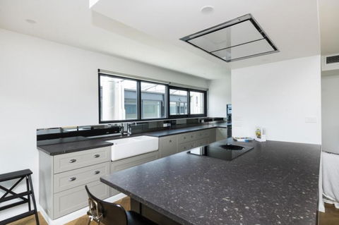 Accommodate Canberra Warehouse - Accommodation Whitsundays 6
