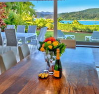 Bella Vista East 3 Luxury Ocean Views Large Flat Grassed Area  Buggy - Accommodation Whitsundays