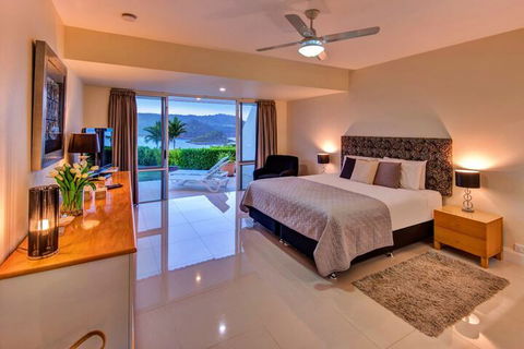 Bella Vista East 3 Luxury Ocean Views Large Flat Grassed Area + Buggy - Accommodation Whitsundays 6