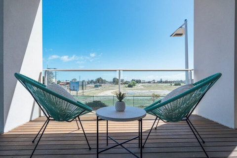 The Cove At New Port Pool Spa Sauna Gym & More - Accommodation Whitsundays 5