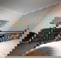 Pine Villas Walk To Beach Ocean Views - Accommodation Whitsundays