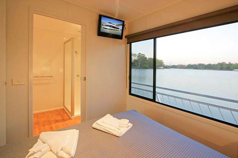 All Seasons Houseboats - Accommodation Whitsundays 1