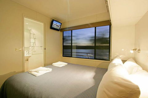 All Seasons Houseboats - Accommodation Whitsundays 6