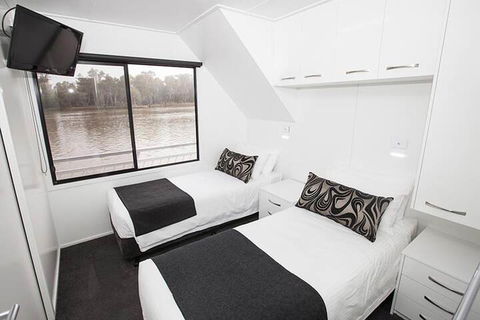 All Seasons Houseboats - Accommodation Whitsundays 3
