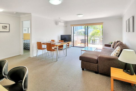 Airtrip Apartment On Russell St - Accommodation Whitsundays 5