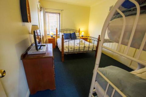 A Mariners Place BEST Location In Town! - Accommodation Whitsundays 1