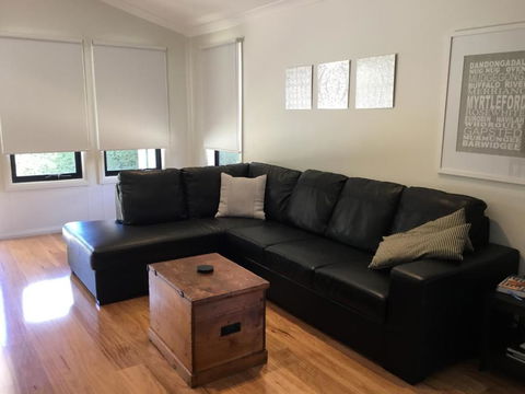 Rail Trail Cottage - Accommodation Whitsundays 5