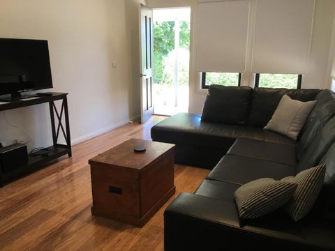 Rail Trail Cottage - Accommodation Whitsundays 6