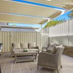 DAVIES STREET MOLLYMOOK 4 / 14 - Accommodation Whitsundays 0